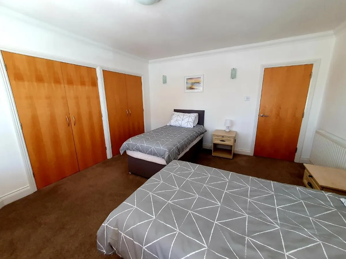 Top Quality Beach Front Apartment Sleep Up To 7 Guests Bournemouth