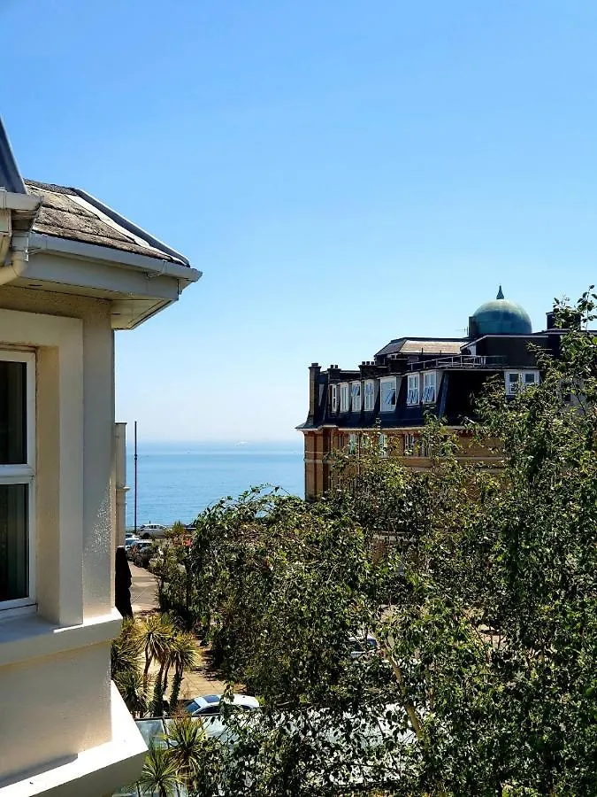 Top Quality Beach Front Apartment Sleep Up To 7 Guests Bournemouth