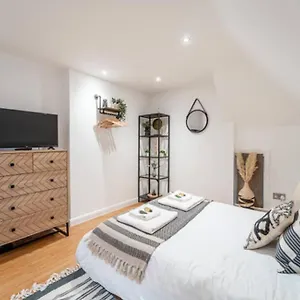 Perfect Couple 1 Bed Cosy Beach Apartment