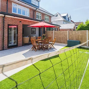Highcroft House By Grandeur , Bournemouth United Kingdom