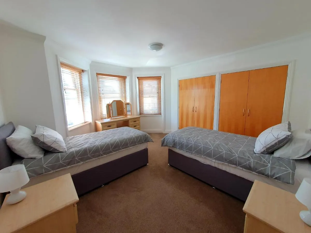 Top Quality Beach Front Apartment Sleep Up To 7 Guests Bournemouth