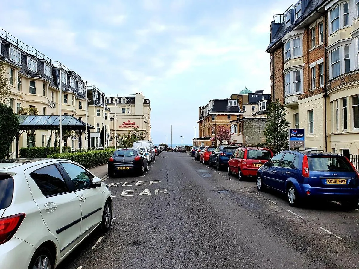 Top Quality Beach Front Apartment Sleep Up To 7 Guests Bournemouth