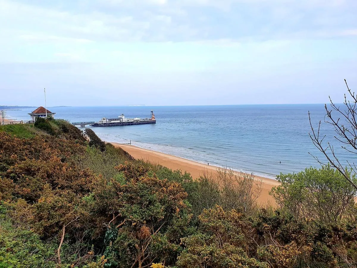 Top Quality Beach Front Apartment Sleep Up To 7 Guests Bournemouth