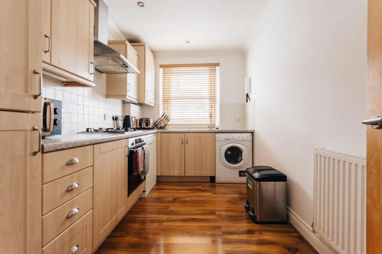 Top Quality Beach Front Apartment Sleep Up To 7 Guests Bournemouth 0*,  United Kingdom